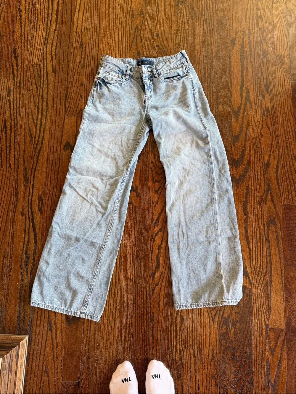 Aeropostale Light Blue Relaxed Straight-Leg Jeans - Picture 1 of 4